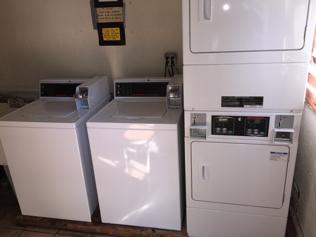 Photo - 1650 Oxford St