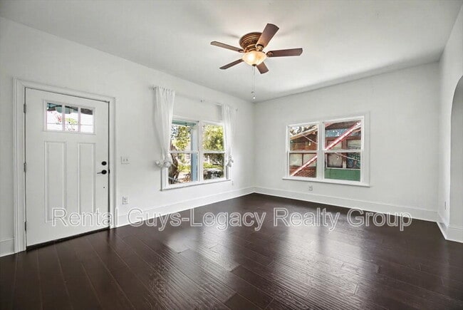 Photo - 2650 Green St