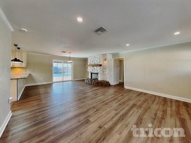 Photo - 123 Whitaker Rd