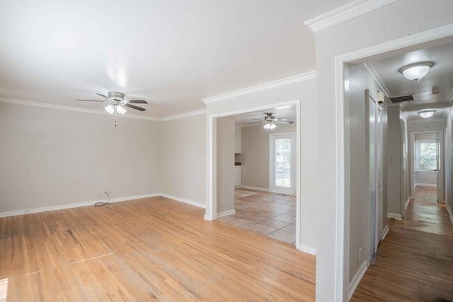 Photo - 3 Bed | 2 Bath in Midtown!