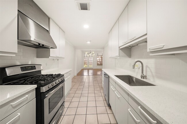 Building Photo - 2014 McDuffie St Rental