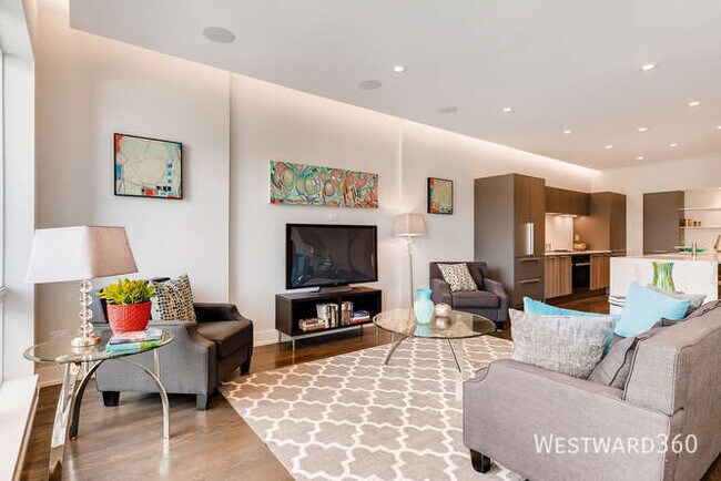 Photo - 880 N Milwaukee Ave Unit 5S