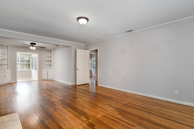 Photo - 7802 Morton St