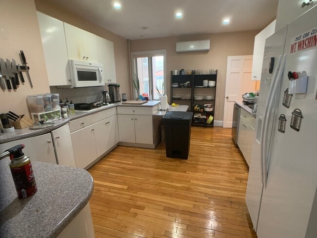 Photo - 8 Fairbanks St Unidad 2