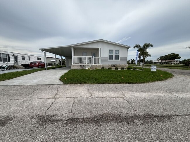 Building Photo - 952 E Posadas Ave
