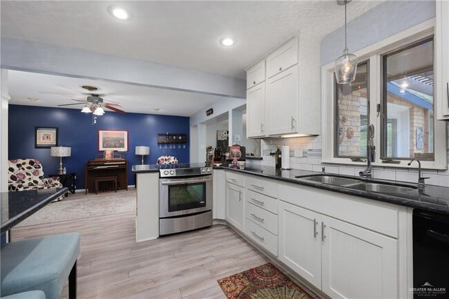 505 W Esperanza Ave