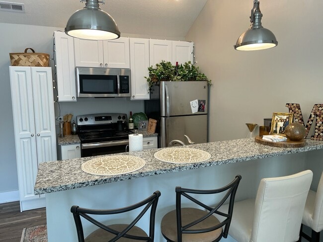 Kitchen - 2334 N Delaware St Unit B