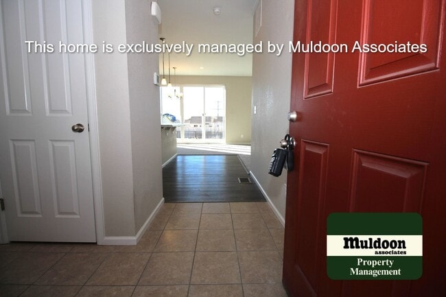 Photo - Beautiful Like New Home Pets welcome !