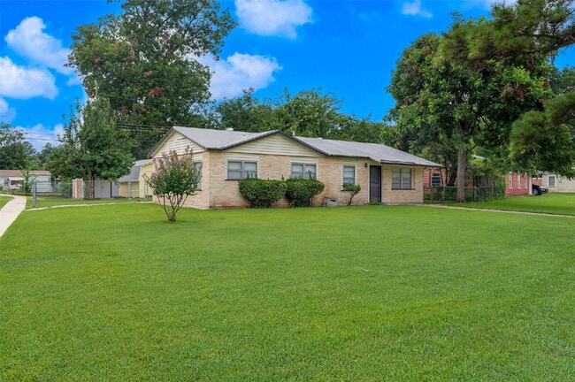 Photo - 1101 Shirley Ln