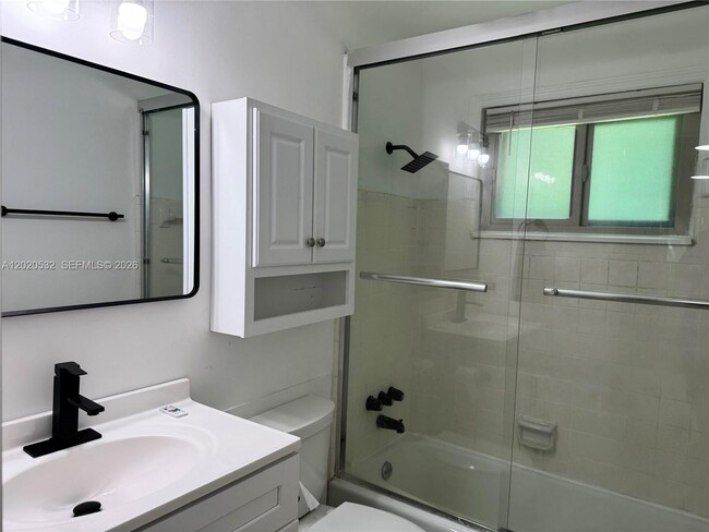Photo - 4518 SW 33rd Ave Unit 2