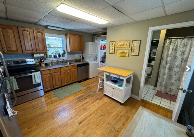 Photo - 735 Somerville Ave Unidad 3