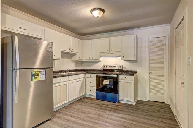 Photo - 1208 4th Ave W