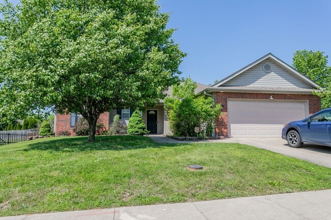 Stunning 3Bed/2BA Home with Dual Living Sp... - Stunning 3Bed/2BA Home with Dual Living Sp...