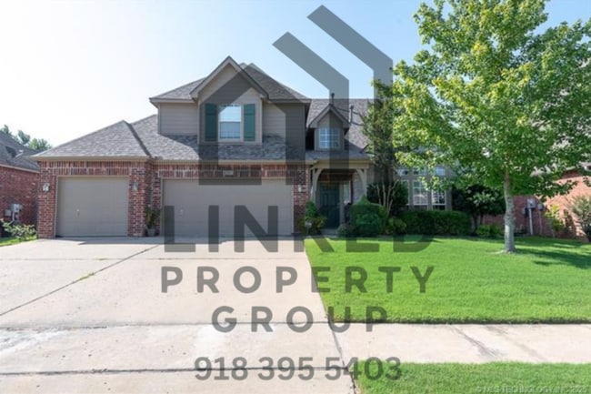 Building Photo - 5 Bedroom Home In Broken Arrow