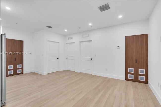 Photo - 1037 NW 2nd St Unit 2C