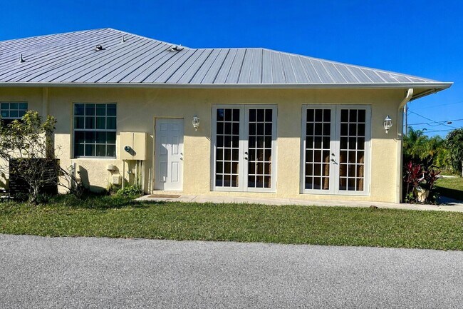 Building Photo - 12094 Citrus Grove Blvd