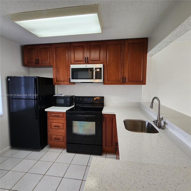 Photo - 8550 N Sherman Cir Unidad 506