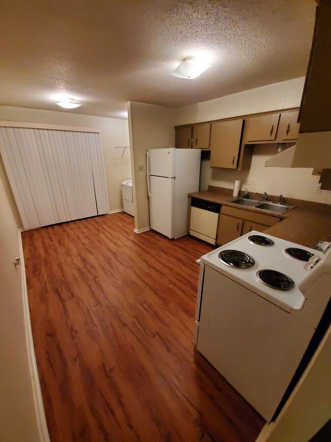 Photo - 1606/1608 Cloverdale Unidad 1606