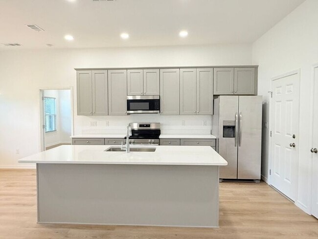 Photo - 3384 Hudson Bend