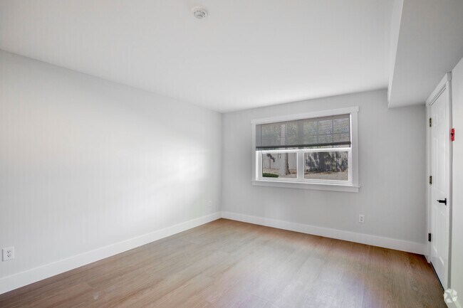 1 habitación, 1 baño - 830 pies cuadrados - Woodhull Gardens - Dormitorio - Woodhull Gardens