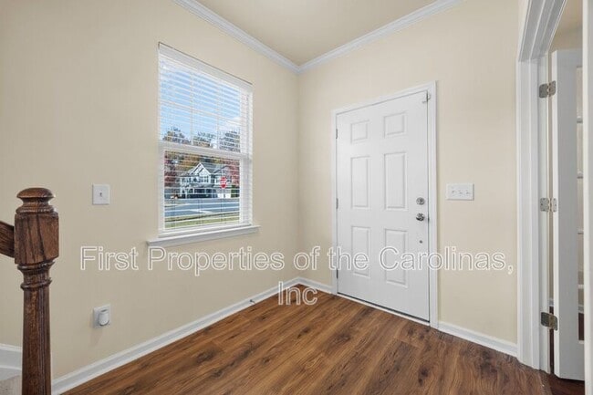 Photo - 6012 Thorburn Way