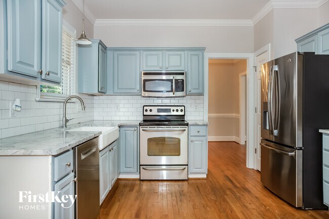Photo - 2818 Saintfield Pl