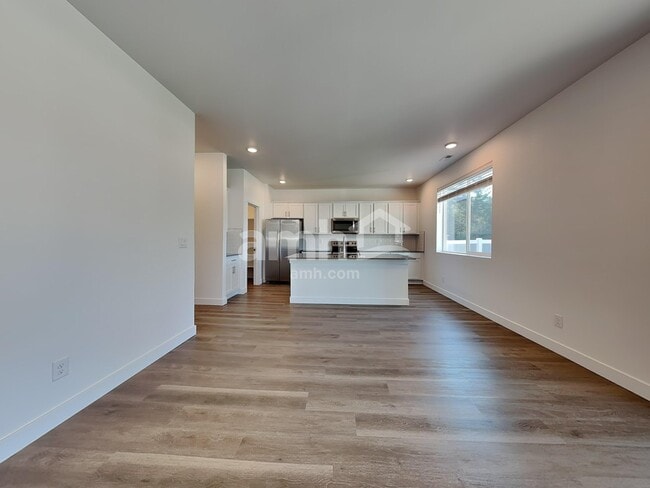 Photo - 7713 Brenden St SW