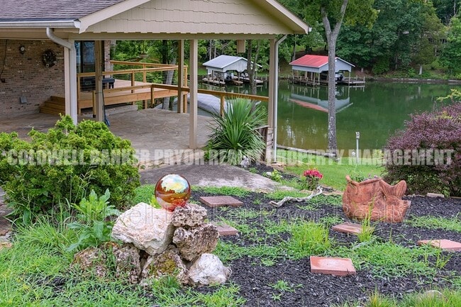 Photo - 165 Lakeshore Ct