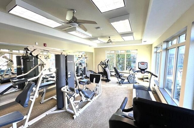Photo - 8734 NE Delamere Way Unidad 8734