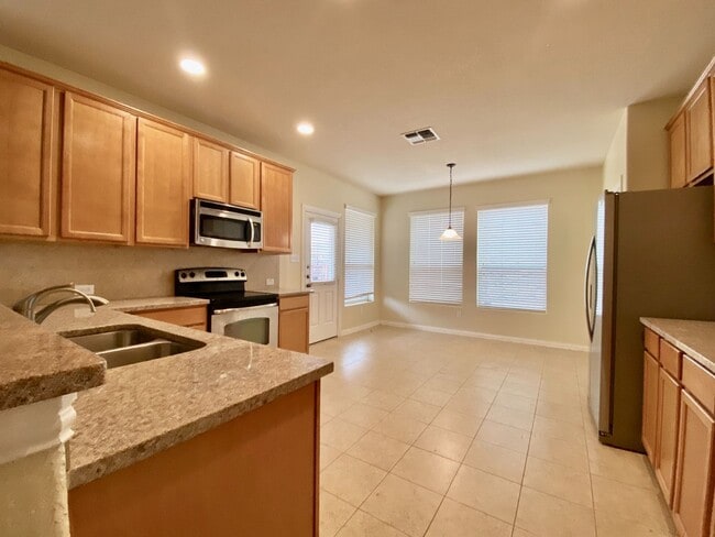 Photo - 3 BED/2.5 BATH House for lease! Located close to Lackland Air force Base