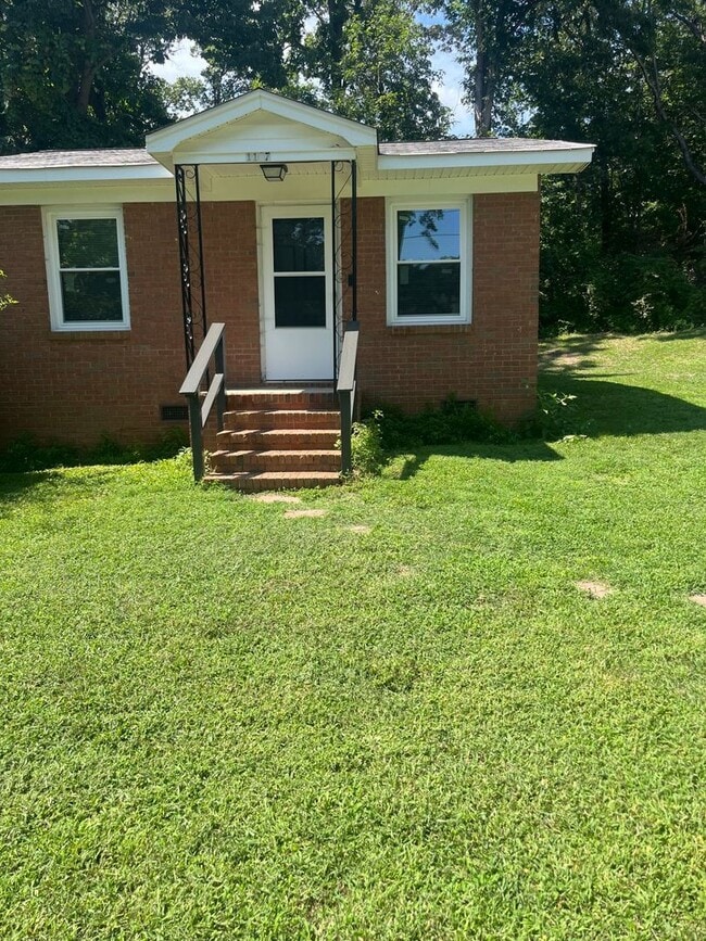Building Photo - Charming Newly Renovated Duplex in Belmont... Rental