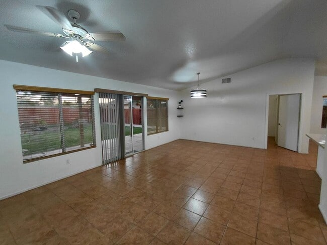 Photo - 936 Alameda St Unidad Main House