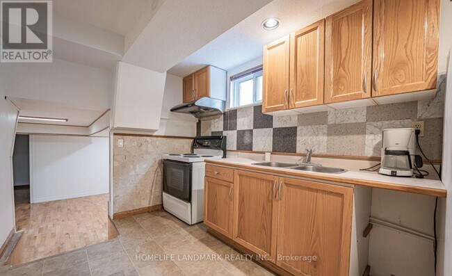 Photo - 2797 Windjammer Rd