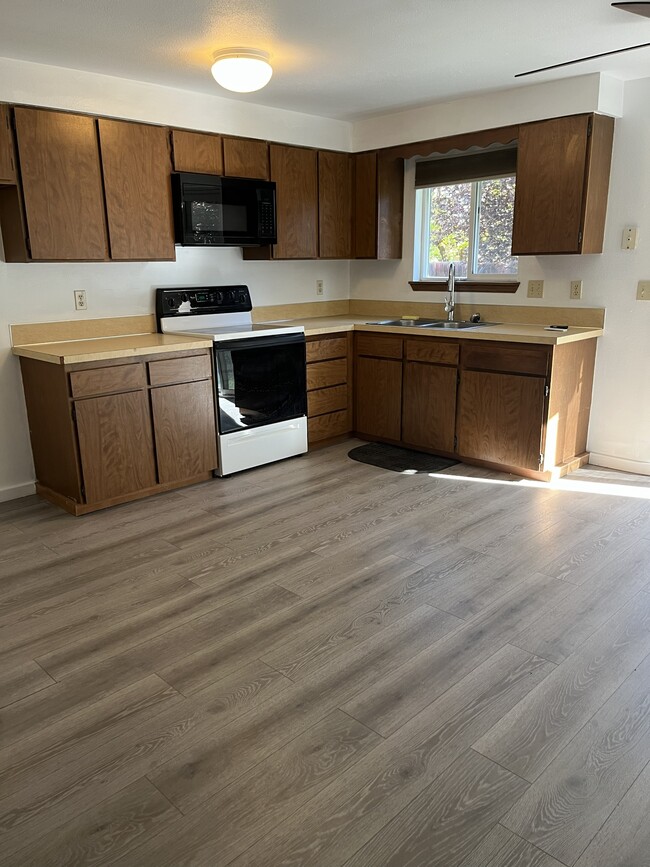 Photo - 3306 S Virginia Ave