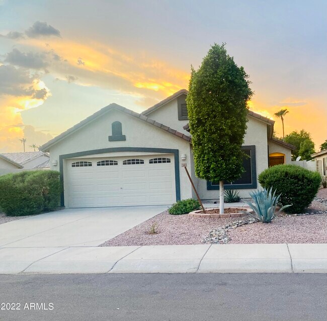 Photo - 2610 N 107th Dr