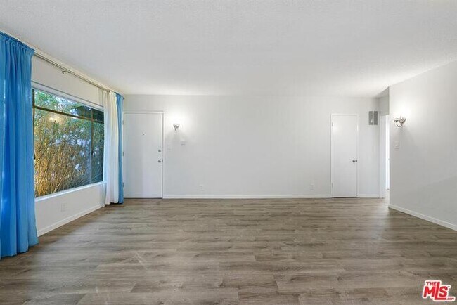 Photo - 4724 Walden Cir