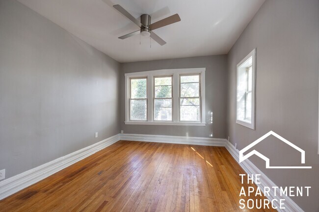 Photo - 2655 W Homer St Unidad 2R