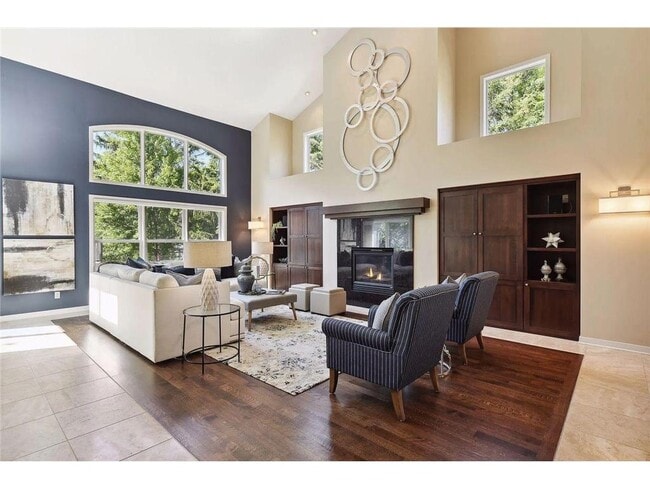 Building Photo - 6484 Ivy Way