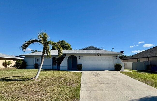 Building Photo - 3725 SW 6th Ave