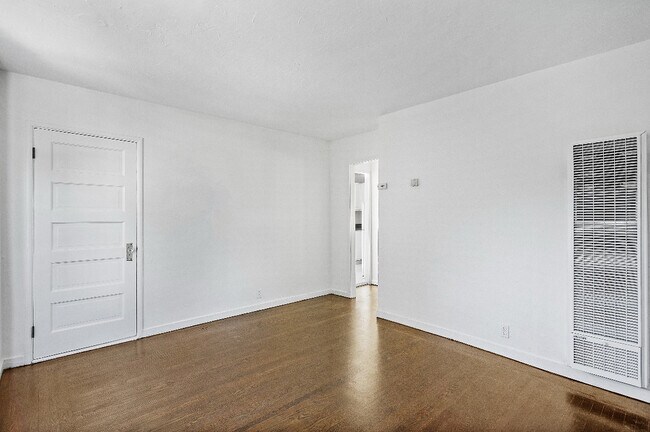 Photo - 1551 Saint Charles St