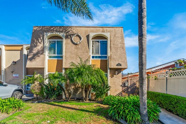 Building Photo - 4127 38th St Unit 1