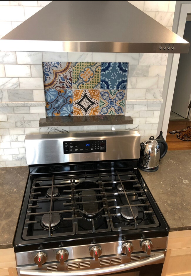 kitchen - 5550 Traffic Way Unit 13