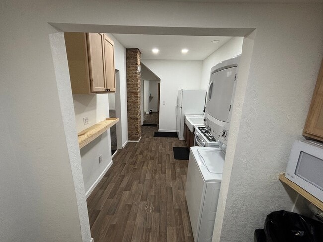 Photo - 2529 Brooklyn Ave