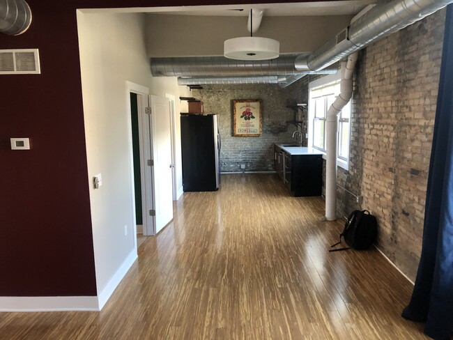 Photo - 56 Monroe Center St NW Unidad 7