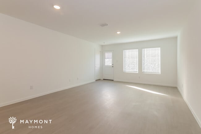 Photo - 3133 Burmese St