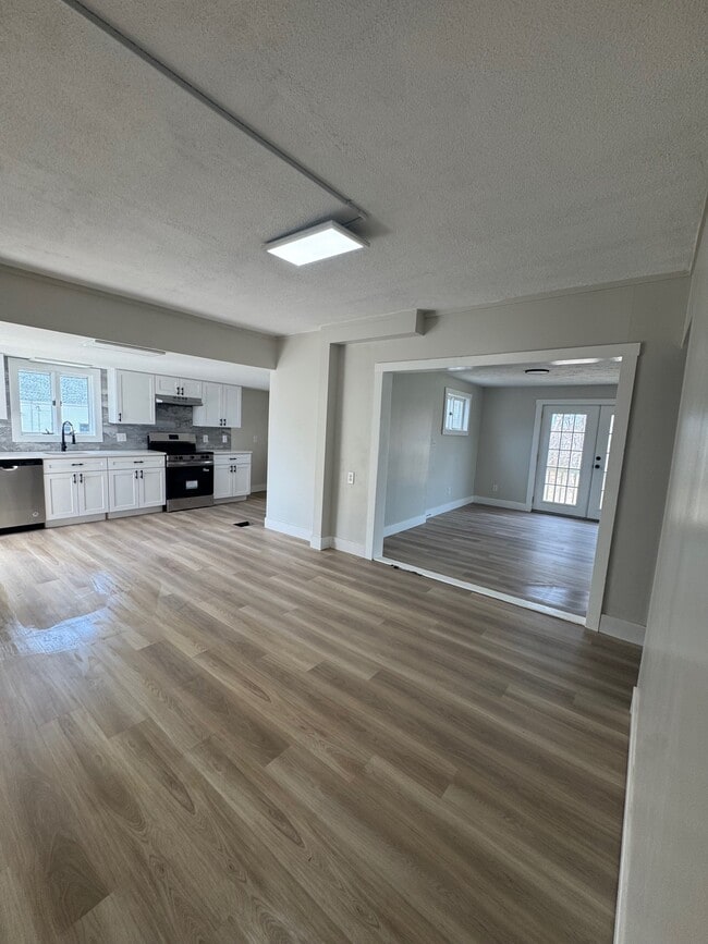 Photo - 15 Moody St Unit A