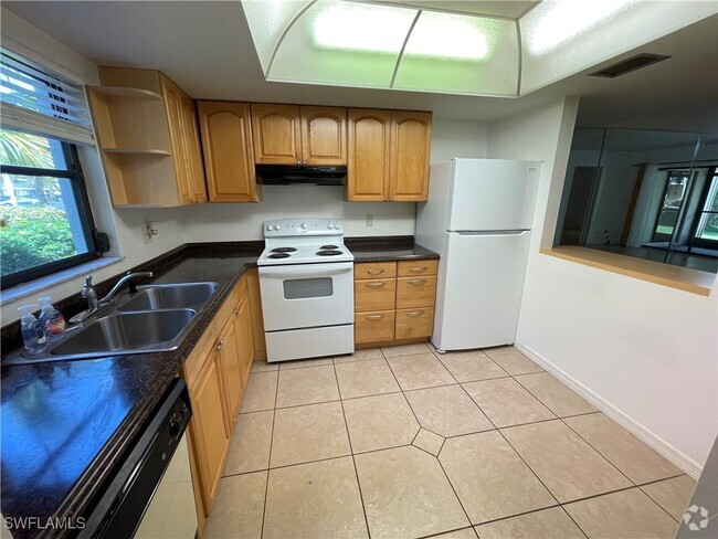 Building Photo - 28150 Pine Haven Way Unit 27 Rental