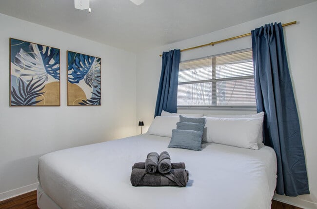 Photo - 5542 Holly St Unit ID1053018P