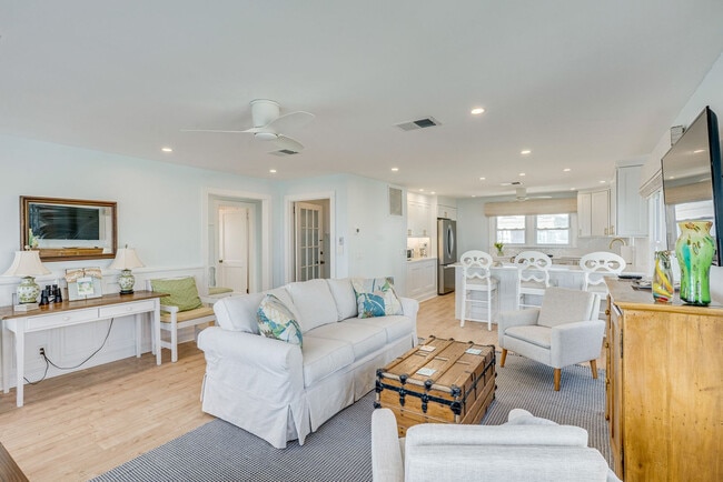 Photo - 1718 S Fletcher Ave Unidad SI ID1545921P