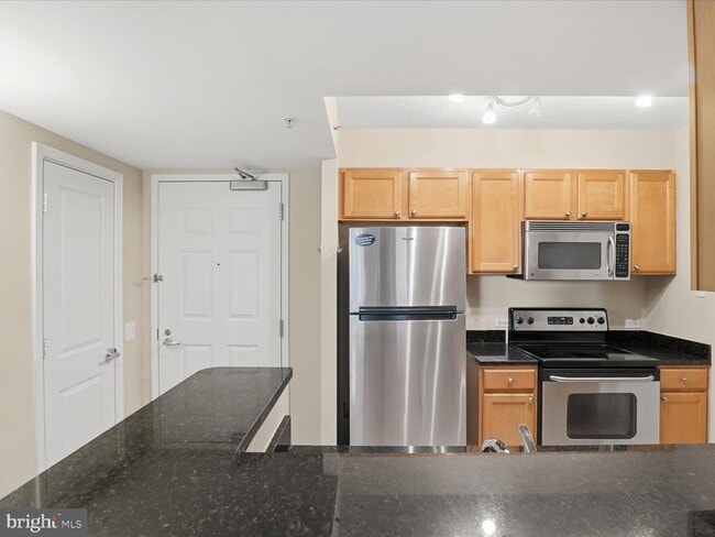 Photo - 880 N Pollard St Unit 323